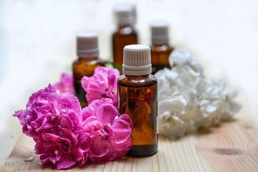 Shampoo for Hair Loss: 7 Ingredients Worth Looking For and 3 to Avoid